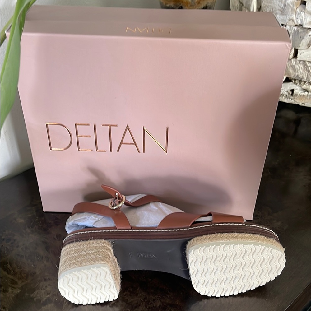 Deltan Brown Sandals